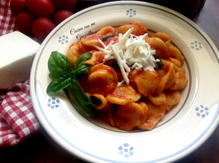 Orecchiette al pomodoro fresco e cacioricotta