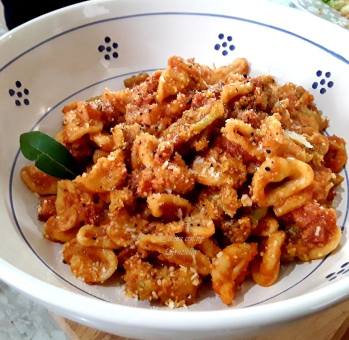 Orecchiette con cavolfiori e pancetta