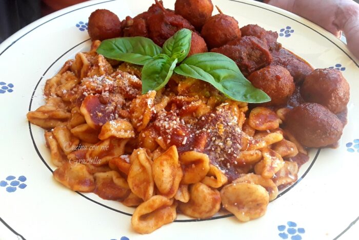Orecchiette-con-ragù-di-brasciole