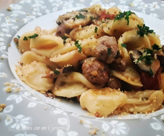 Orecchiette salsiccia e funghi