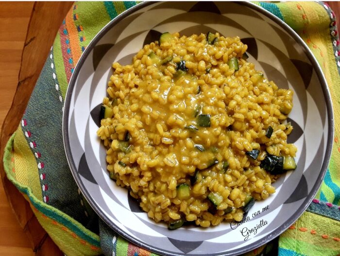 Orzotto zucchine e zafferano