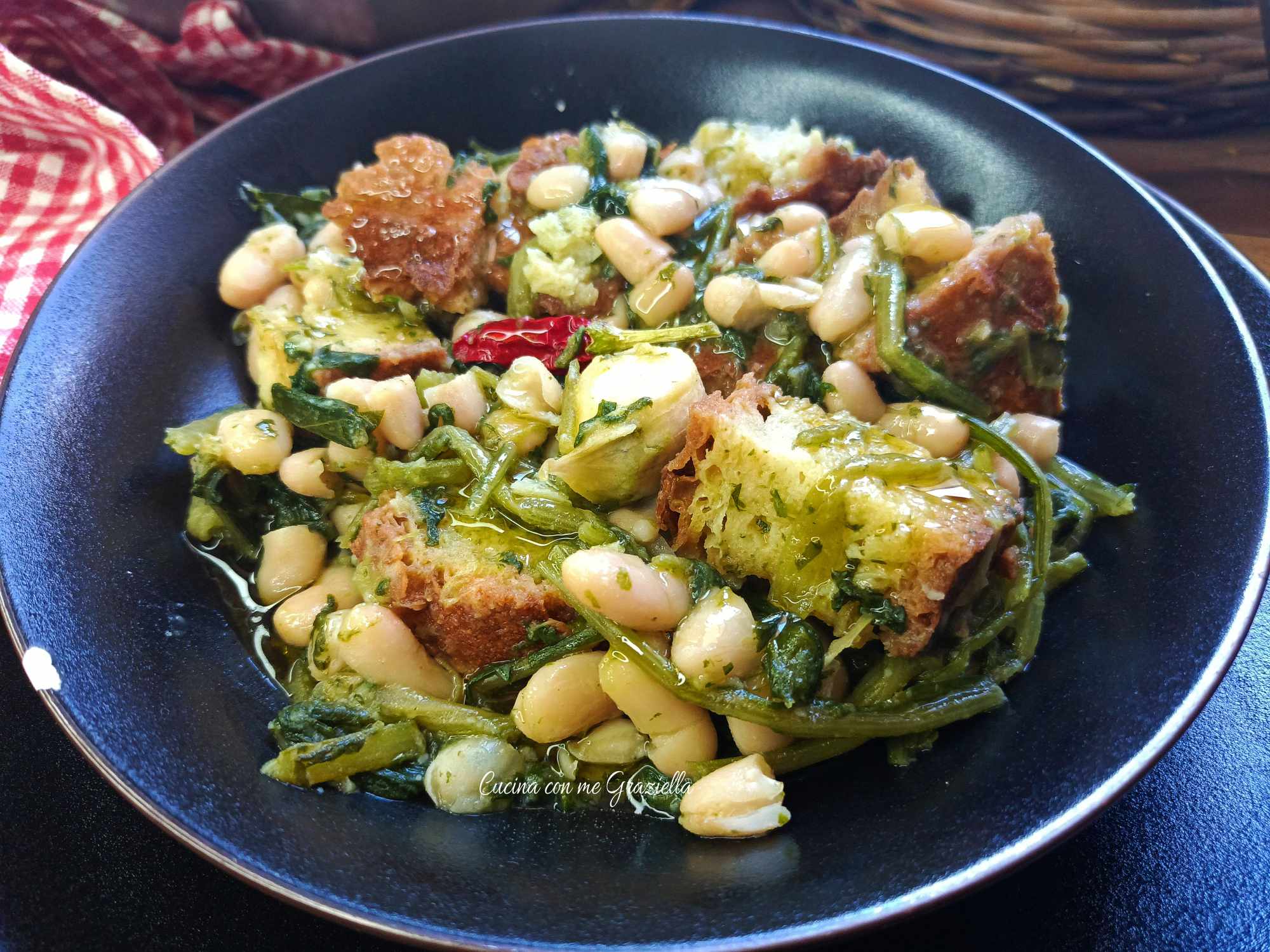 Pancotto con cicorie e fagioli