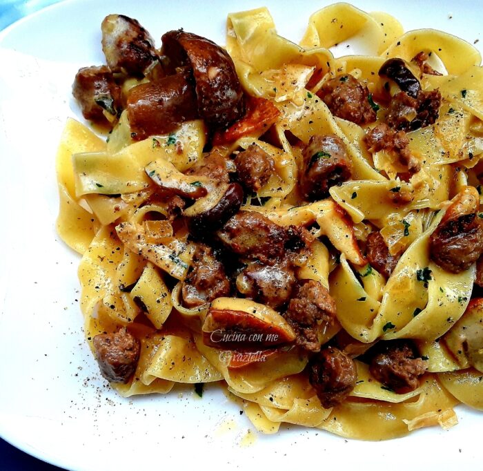 Pappardelle ai funghi porcini e salsiccia