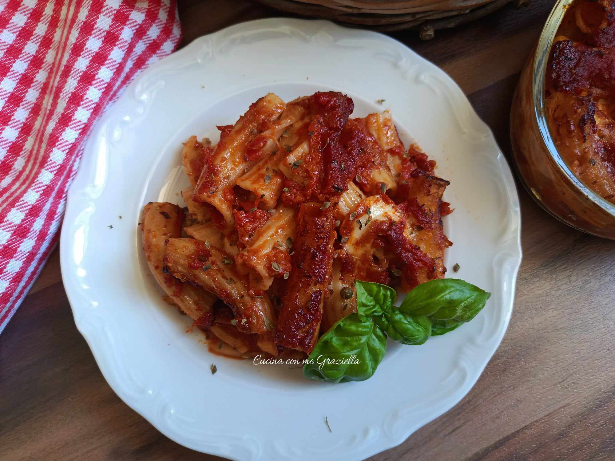 Pasta al forno alla pizzaiola