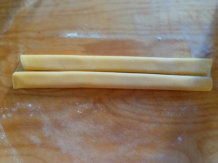 sfoglia tagliatelle arrotolata