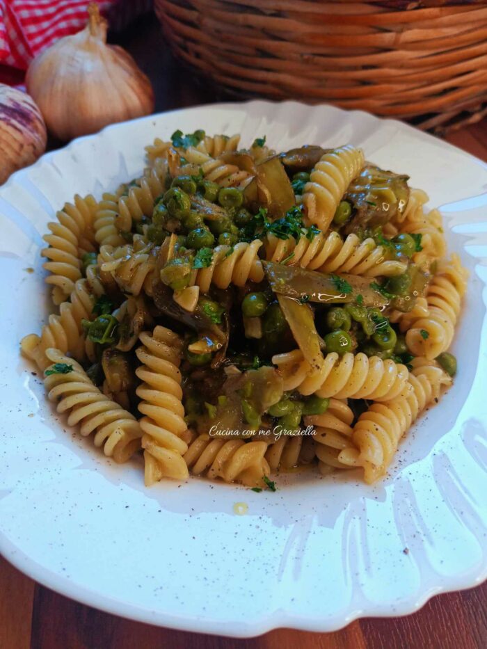 Pasta carciofi e piselli 