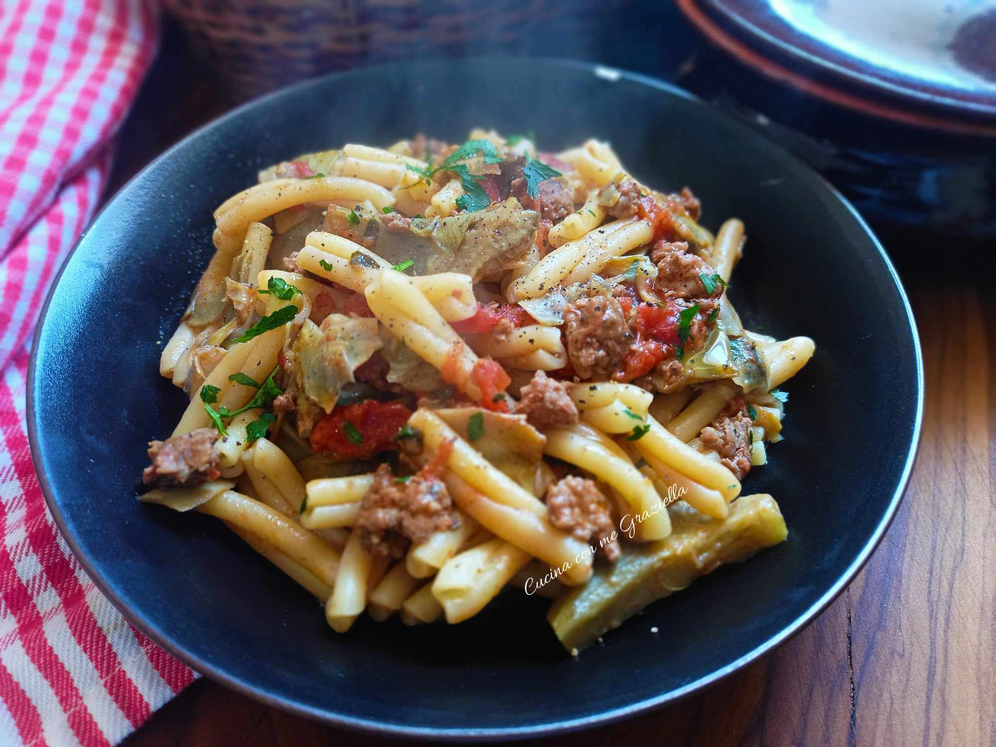 Pasta carciofi e salsiccia