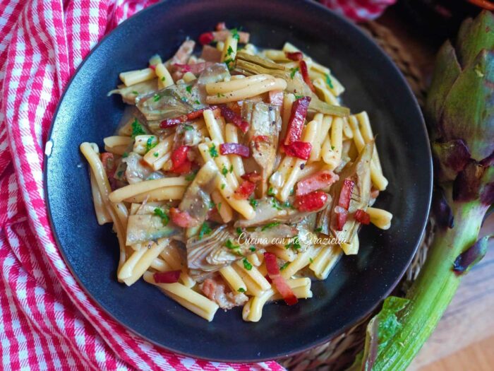 Pasta carciofi e speck