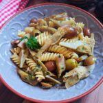 Pasta con carciofi olive e capperi