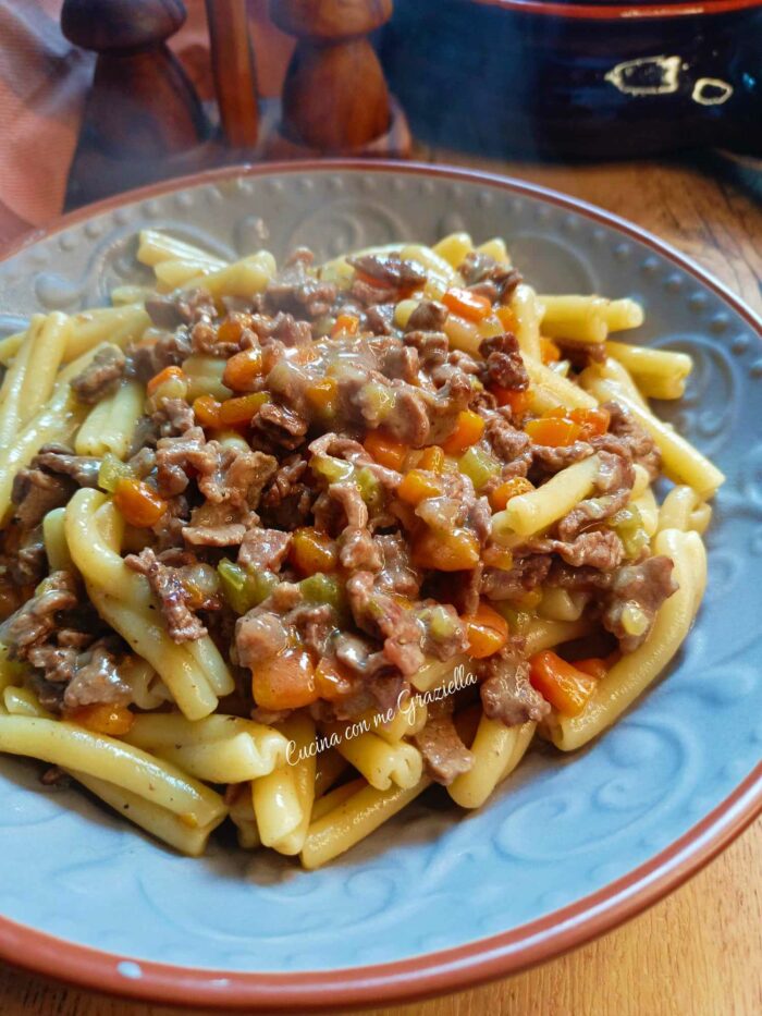 Pasta con ragù bianco 