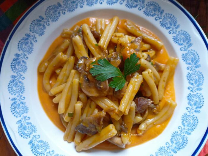 Pasta e funghi con crema di zucca
