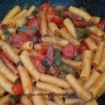 Pasta friggitelli e speck