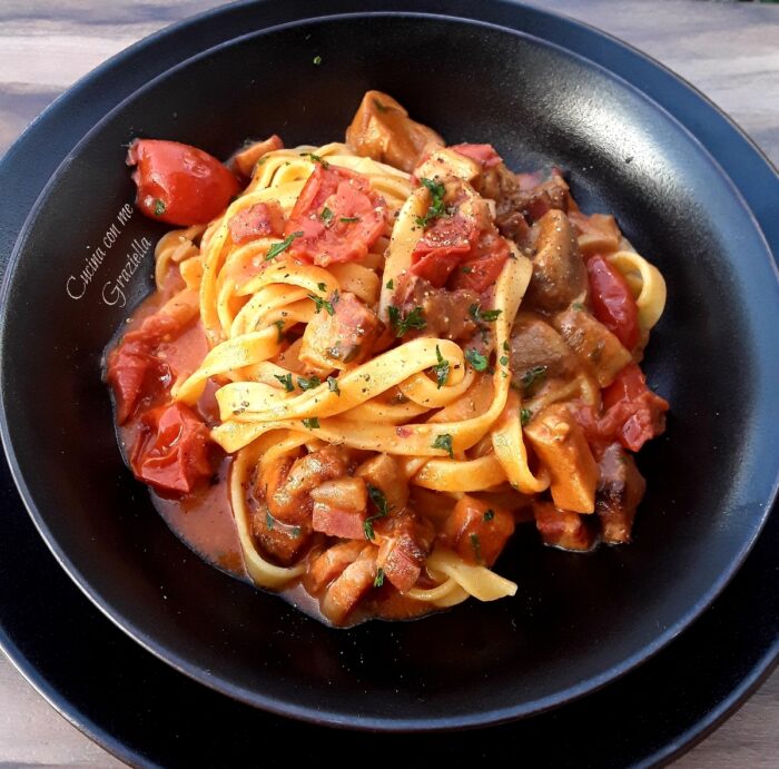 Pasta con funghi porcini e pancetta croccante Pasta con funghi porcini e pancetta croccante