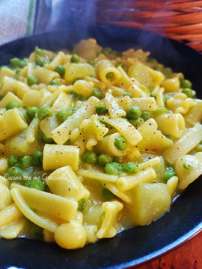 Pasta patate e piselli 