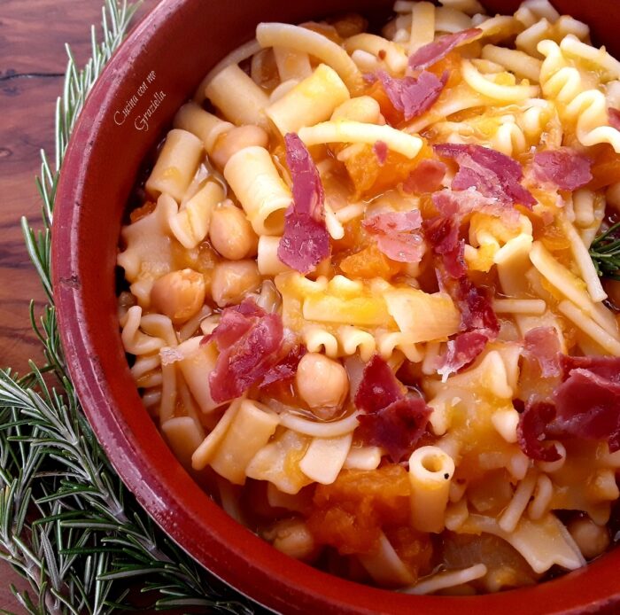 pasta zucca e ceci con capocollo croccante