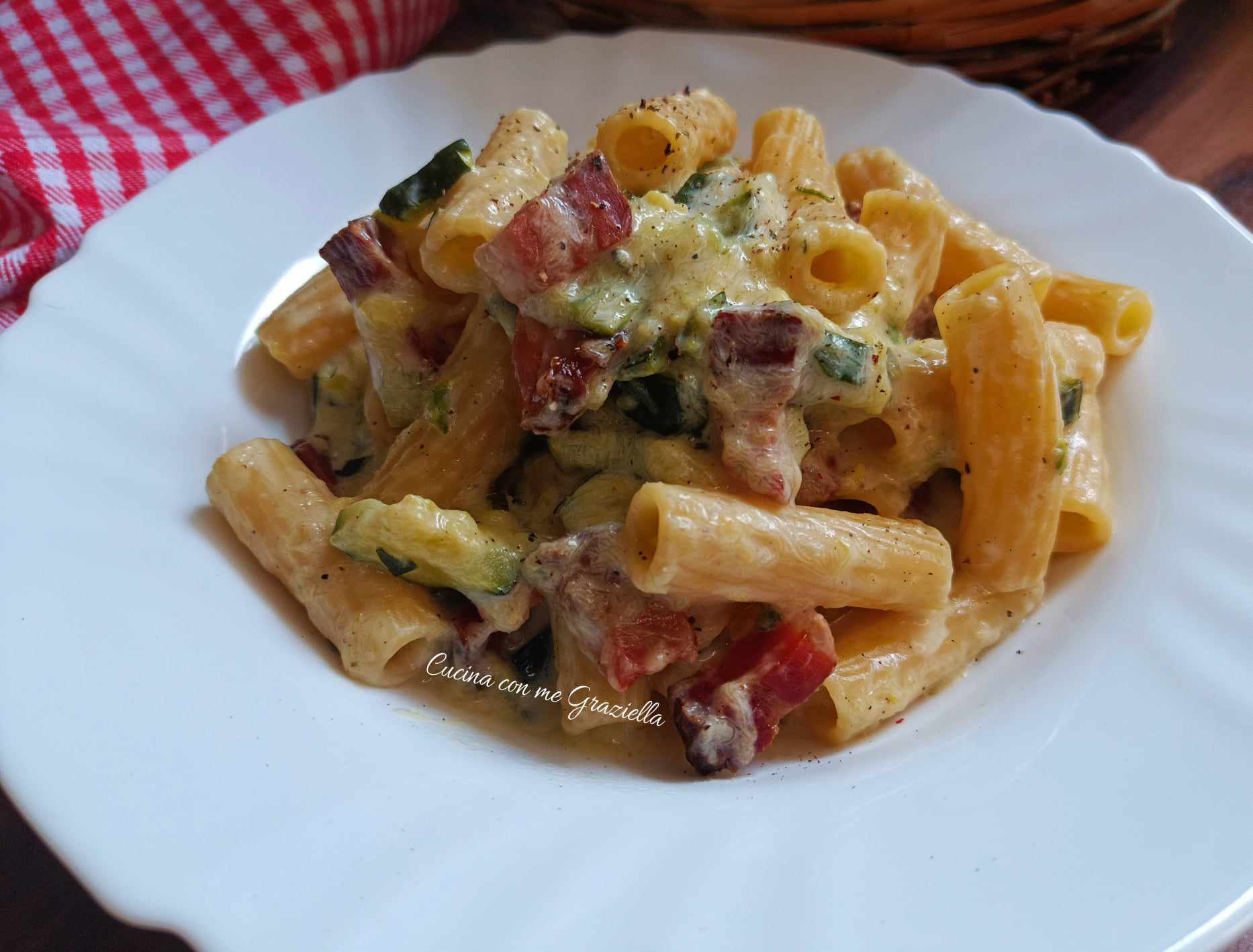 Pasta zucchine philadelphia e pancetta