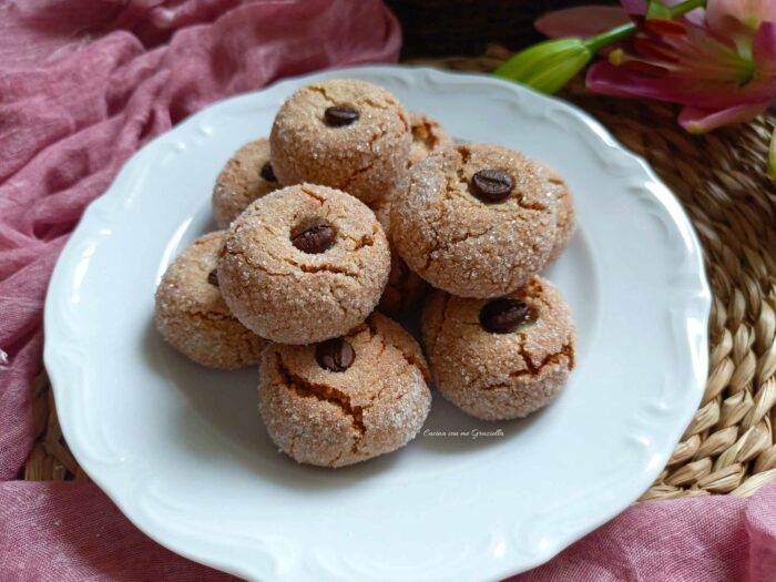 Biscottini di pasta di mandorle al caffè