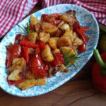 Patate e peperoni in padella