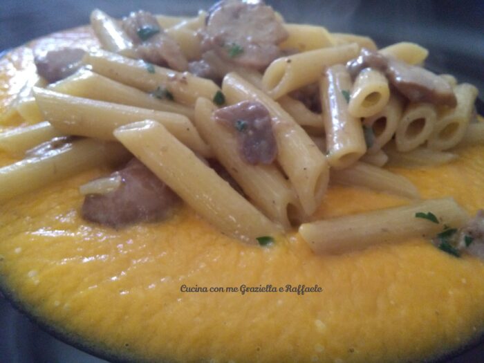 Penne ai funghi su vellutata di zucca