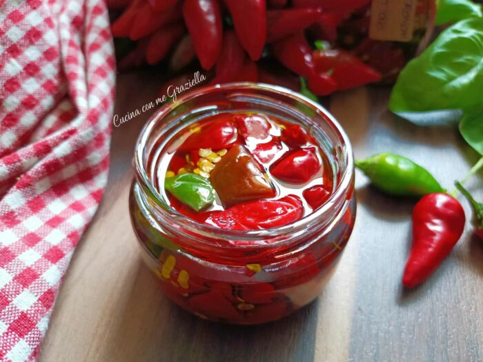 Peperoncini piccanti sott'olio