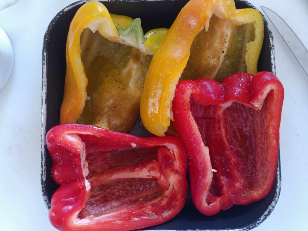 peperoni tagliati a metà