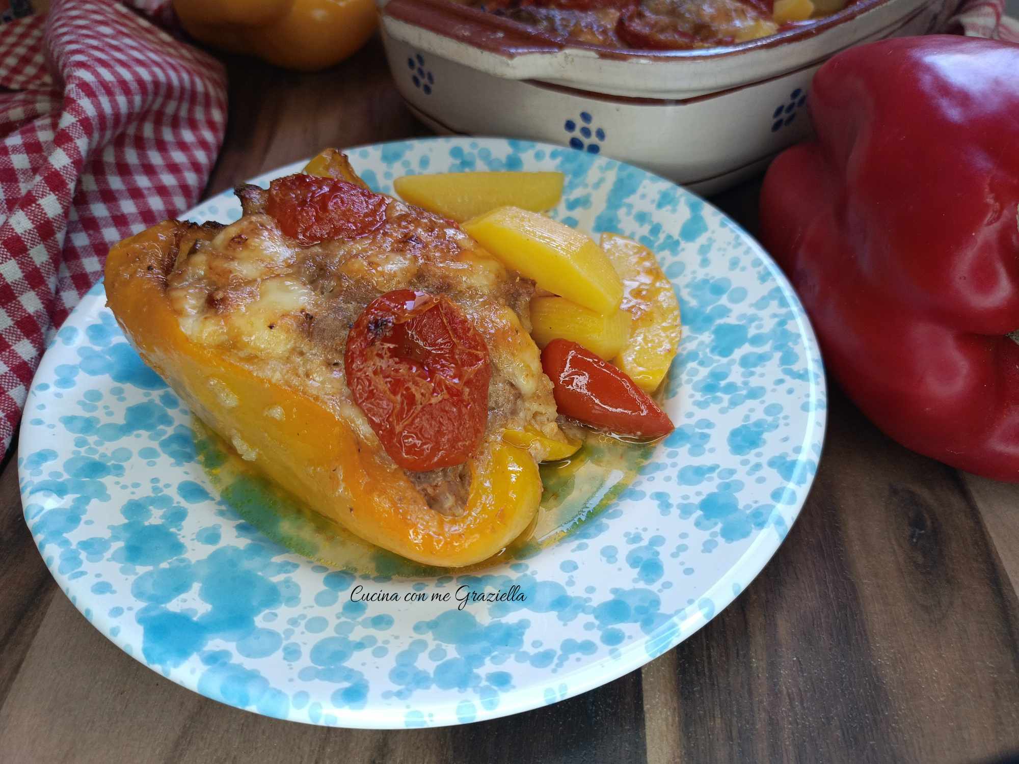 Peperoni ripieni di carne al forno