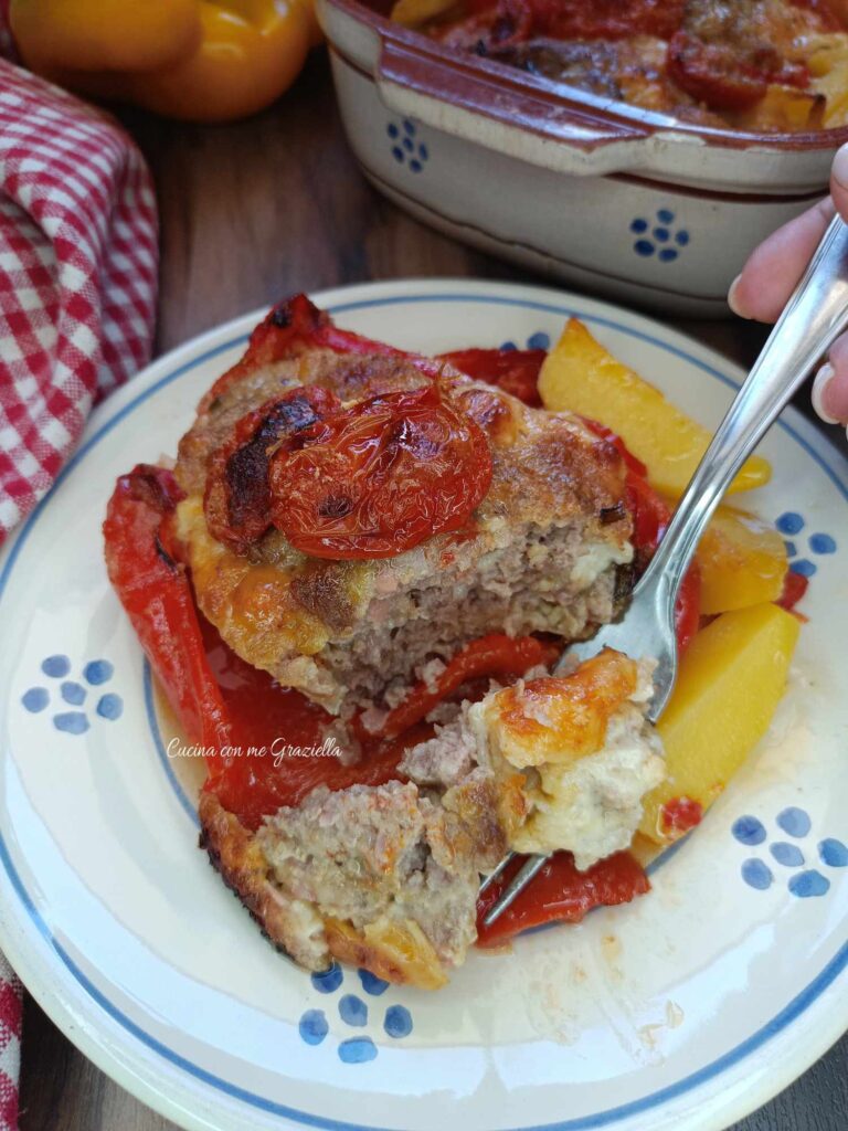 Peperoni ripieni di carne al forno 