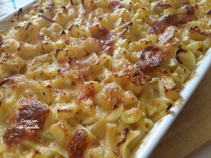 Pasta e patate al forno con provola