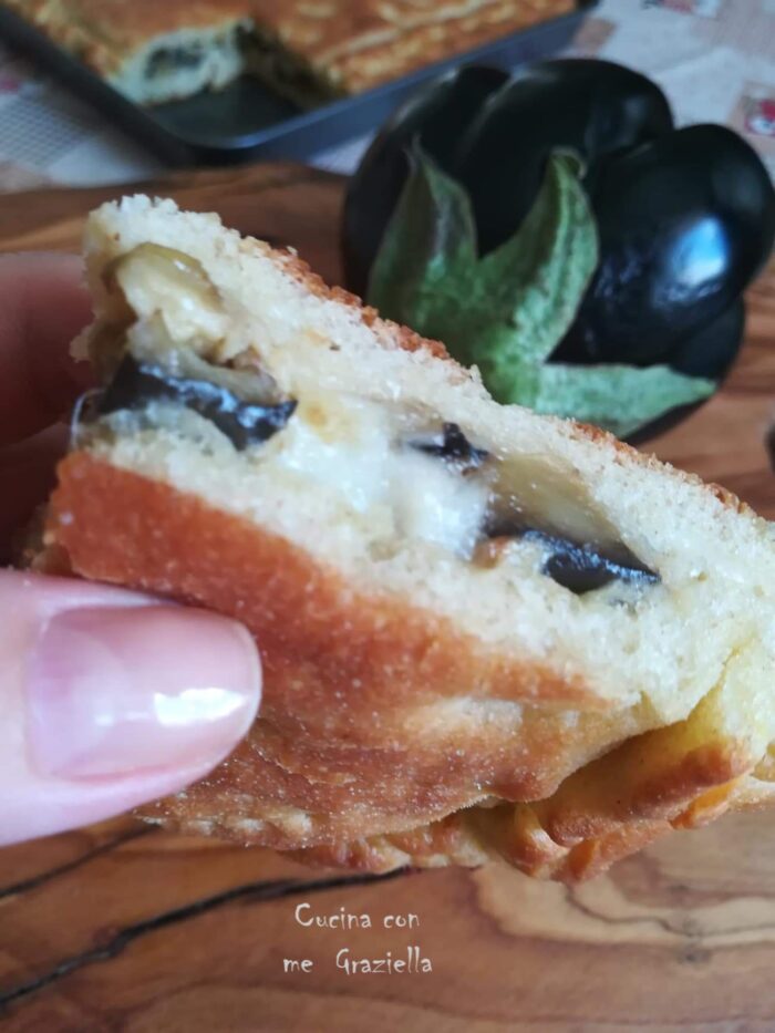 Focaccia ripiena di melanzane Focaccia ripiena di melanzane