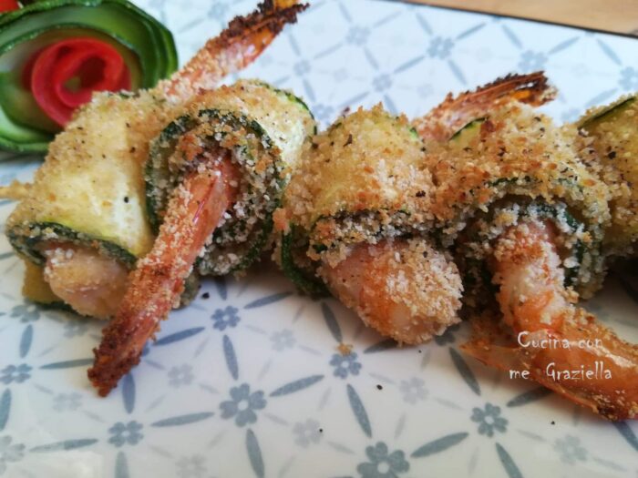Spiedini di zucchine e gamberetti al forno