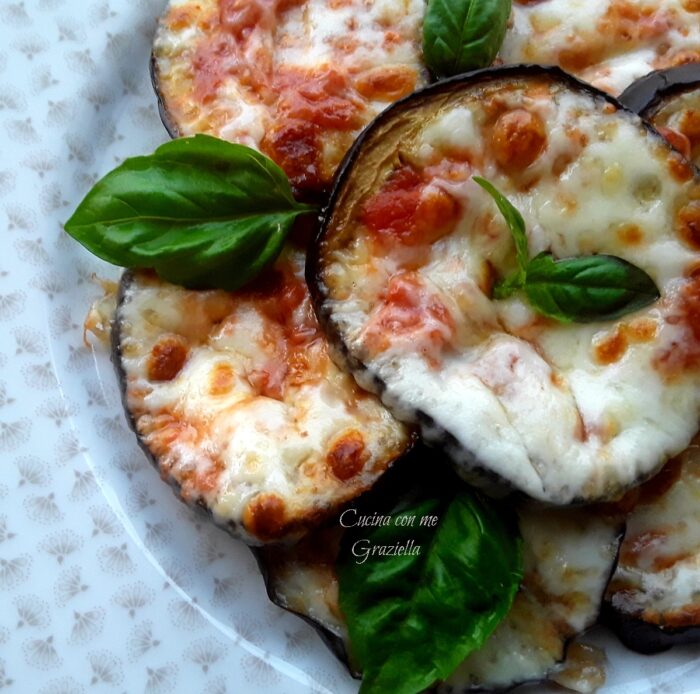 Pizzette di melanzana al forno