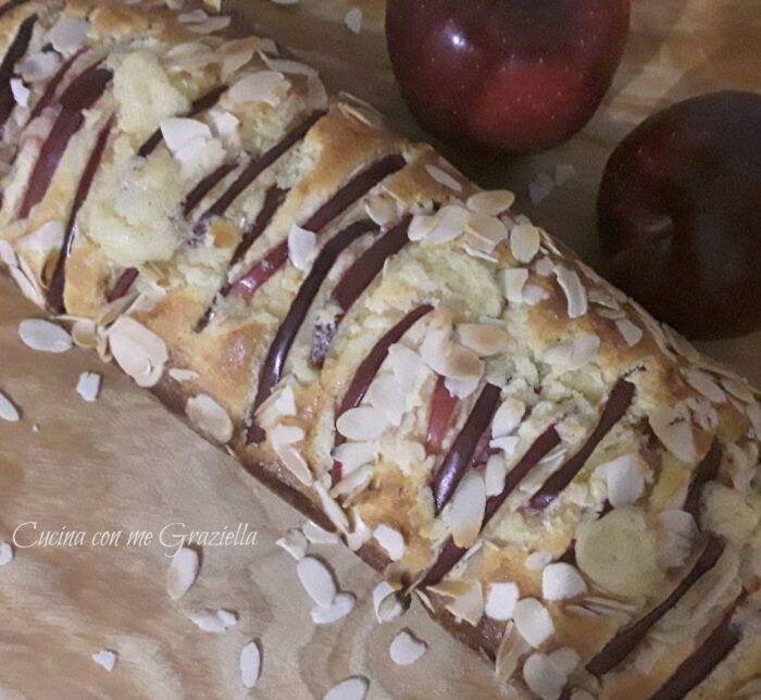 Plumcake mele e mandorle