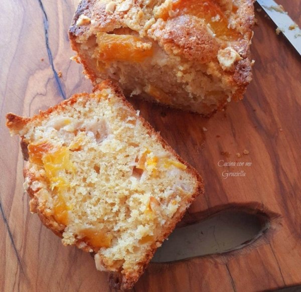 Plumcake nocciole e pesche