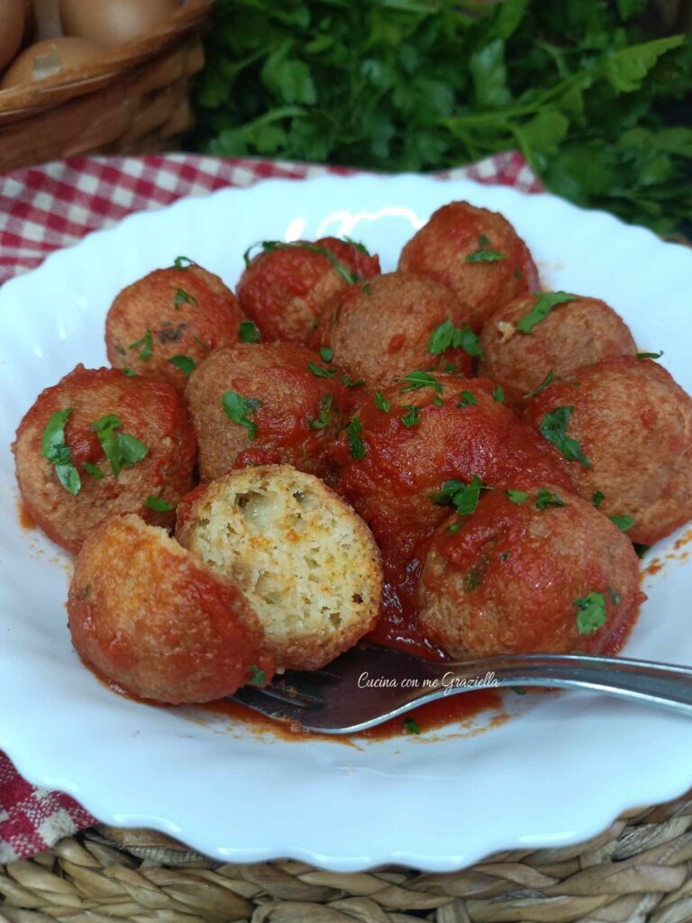 Polpette di pane al sugo 