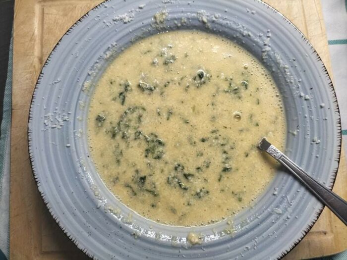 Preparazione frittata borragine