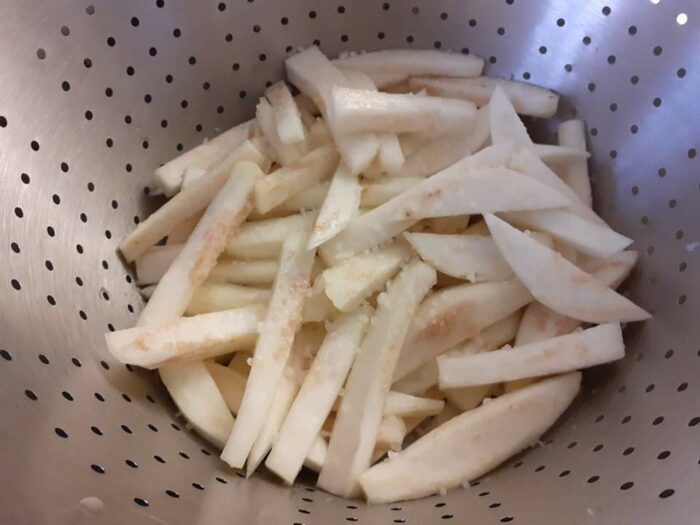 Taglio melanzane a listarelle