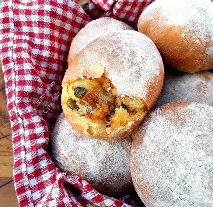 Pucce con tonno capperi e olive Pucce con tonno capperi e olive 3