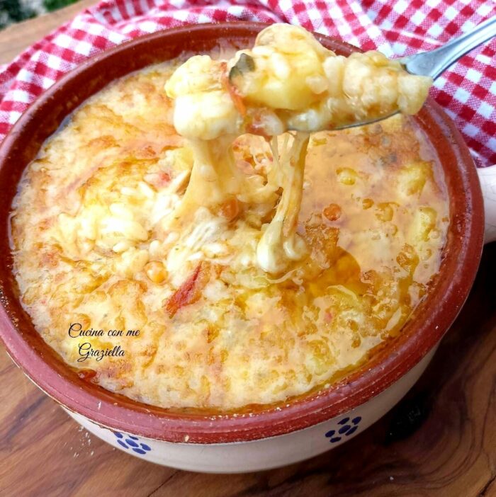 Riso patate e provola al forno