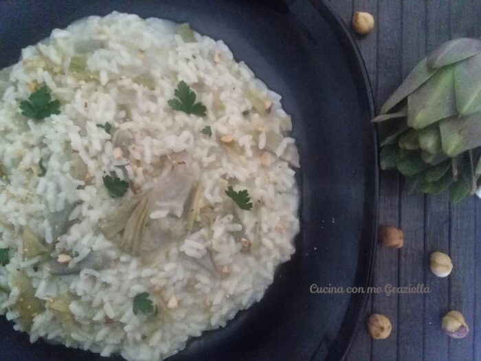 Risotto con carciofi e nocciole