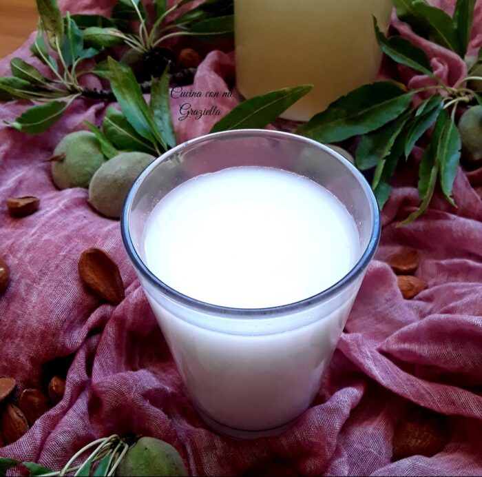 Sciroppo di mandorla