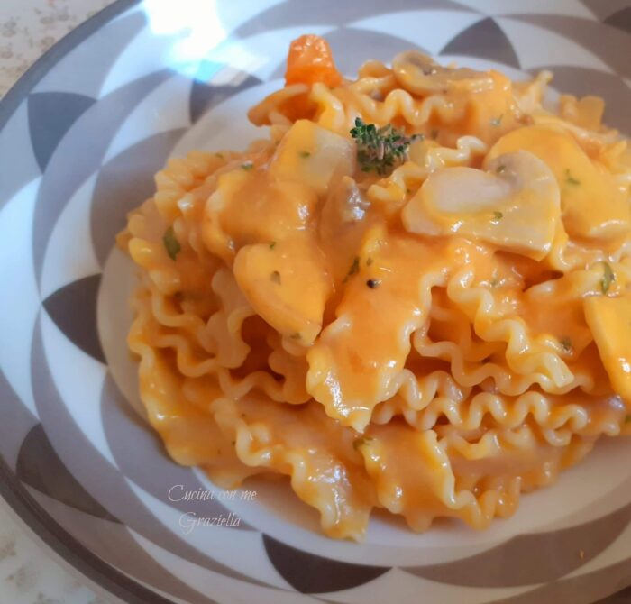 Pasta zucca e funghi