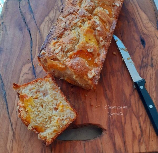 Plumcake nocciole e pesche