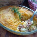 Sformato ripieno di patate e salsiccia