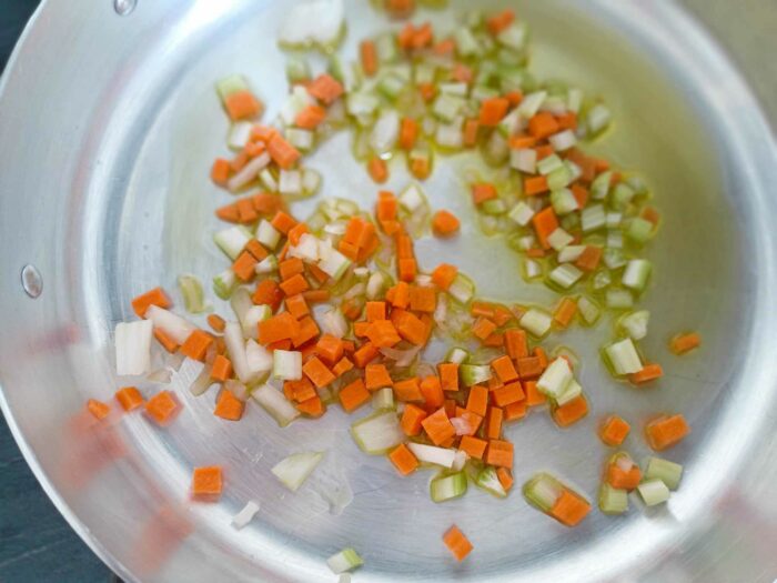 soffritto sedano carote cipolla