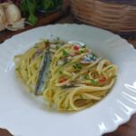 Spaghetti con alici marinate