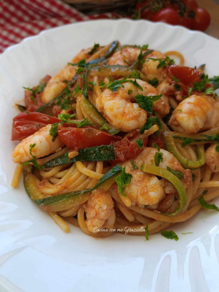 Spaghetti con zucchine e gamberetti 