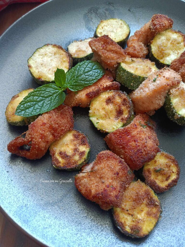 Spiedini di salmone e zucchine Spiedini di salmone e zucchine