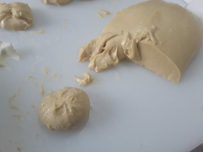 Staglio impasto babà