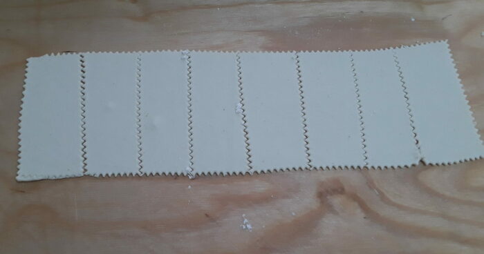 Taglio strisce crackers