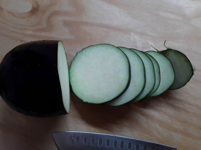 Taglio melanzane a rondelle